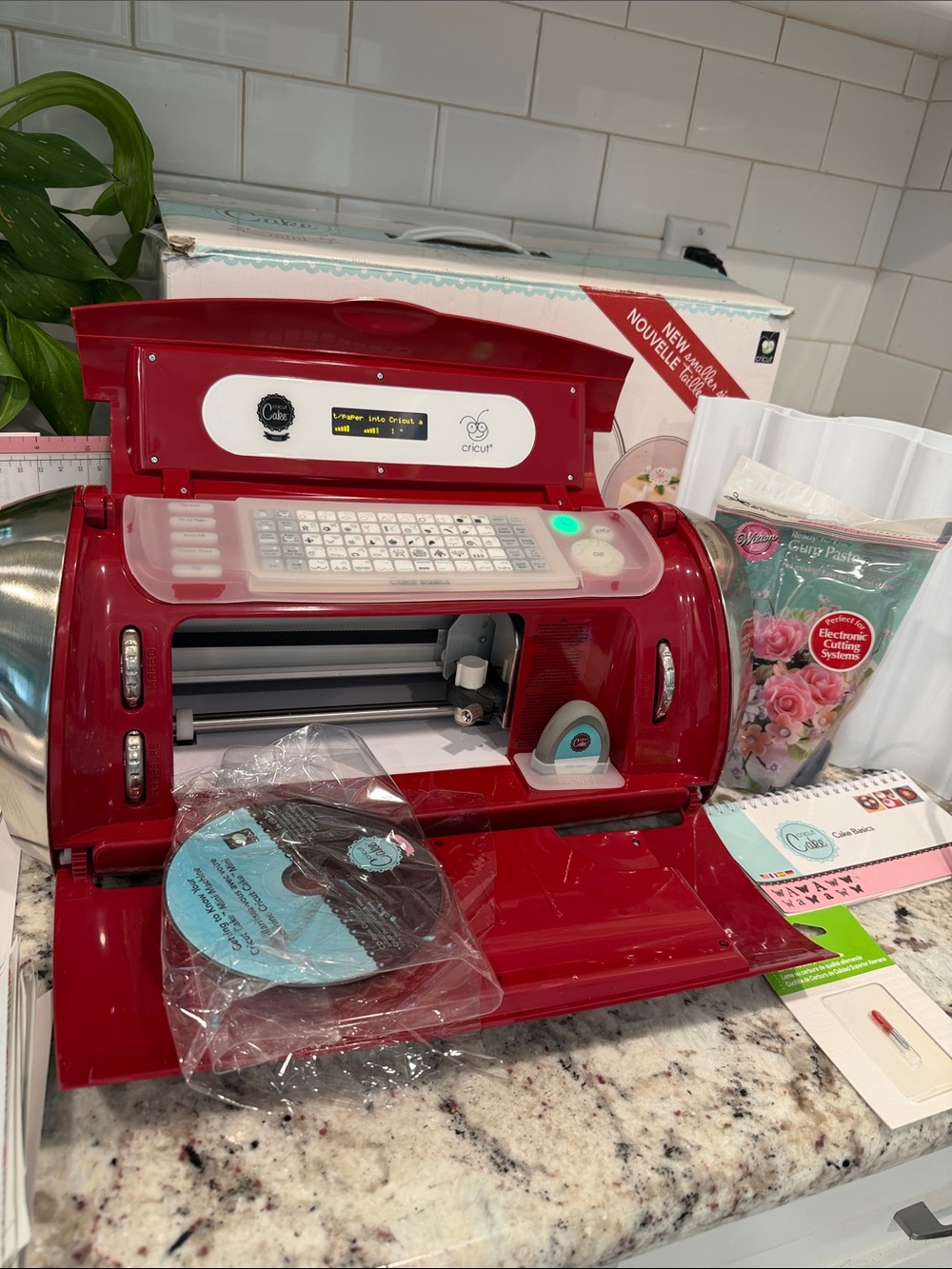 Cricut Red Cake Decorating Machine - Picture 11 of 12